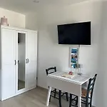 Seeapartment Southbeach Mit Terrasse Und Seezugang Sekirn