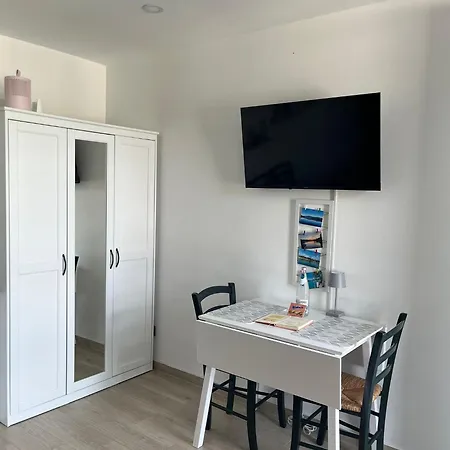 Seeapartment Southbeach Mit Terrasse Und Seezugang Sekirn